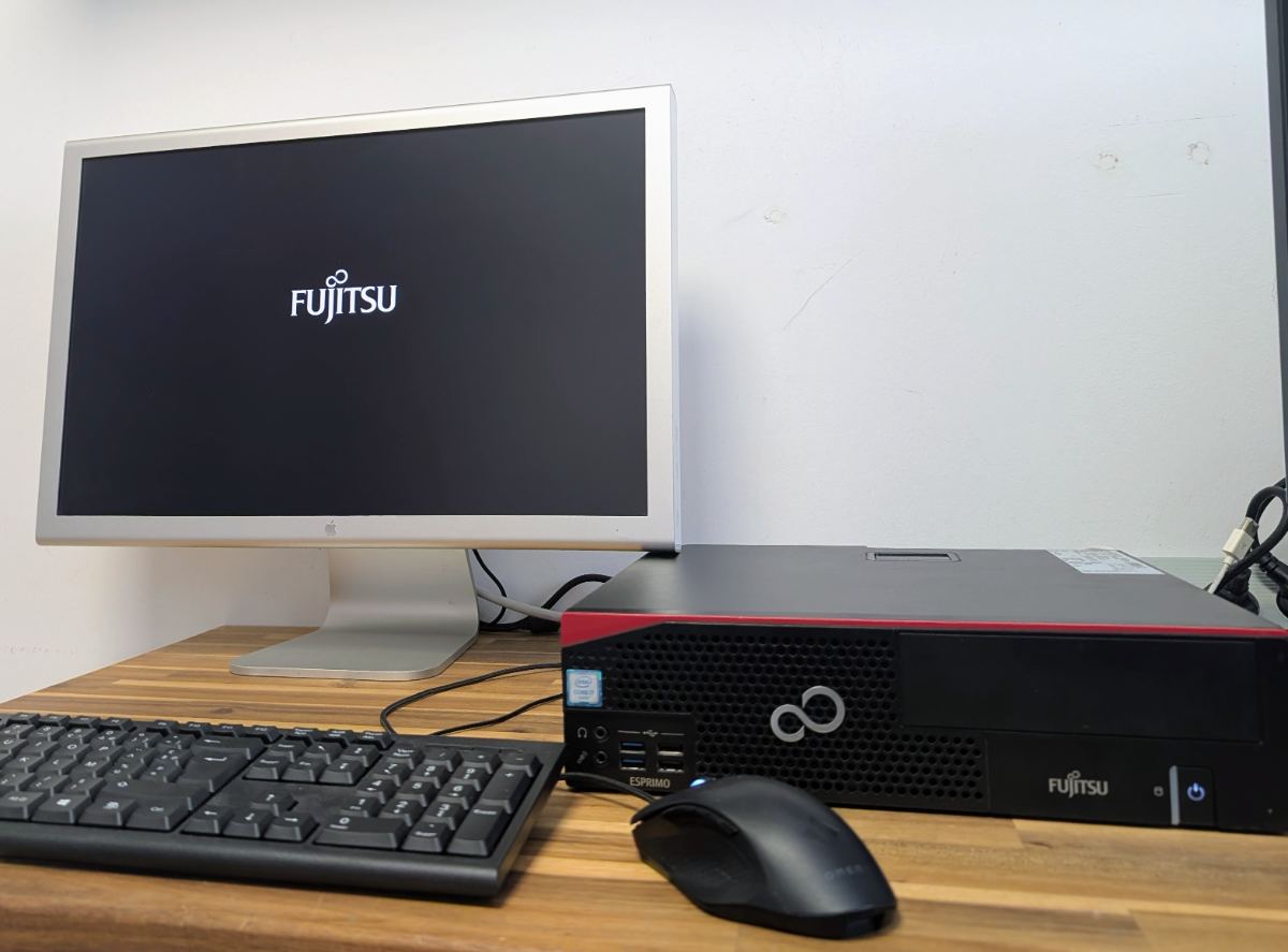 Fujitsu ESPRIMO D556/2/E85+ — Unité centrale reconditionné par la recyclerie Ressources